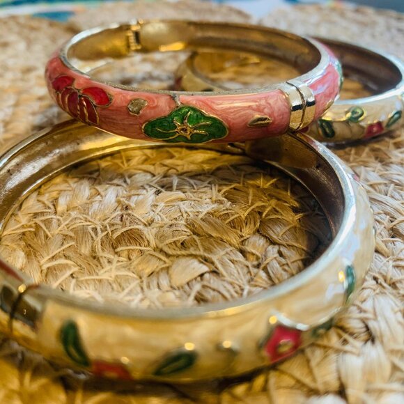 Bracelets fleuris - Picture 3 of 3